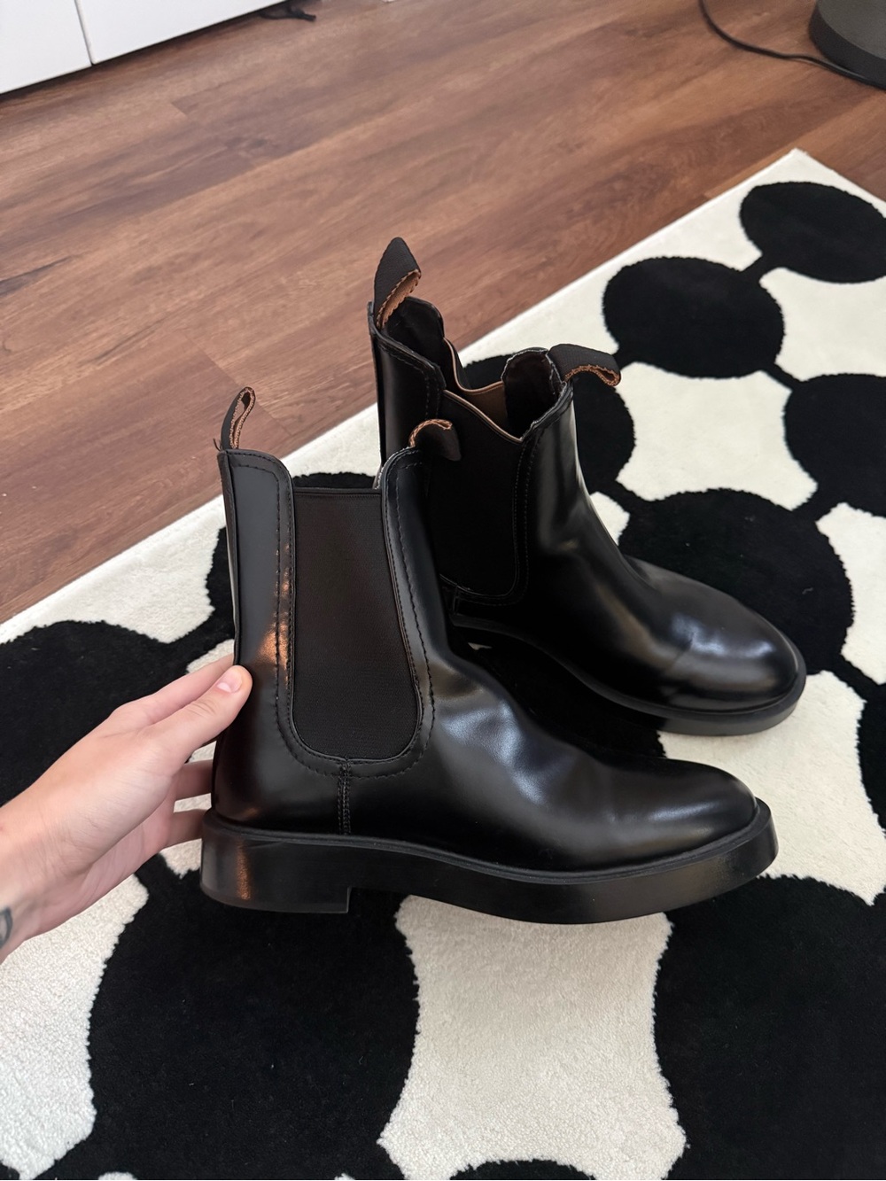 H&M Black Smooth Leather Chelsea Ankle Boots